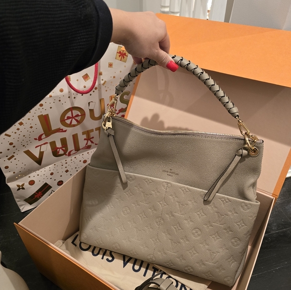 Louis Vuitton BRAND NEW Authentic Maida Beige Handbag - Picture 12 of 16